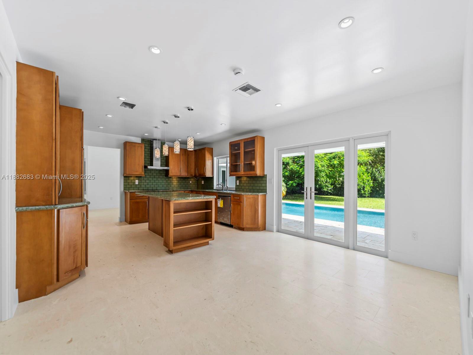 MALBROOK - Residential Lease