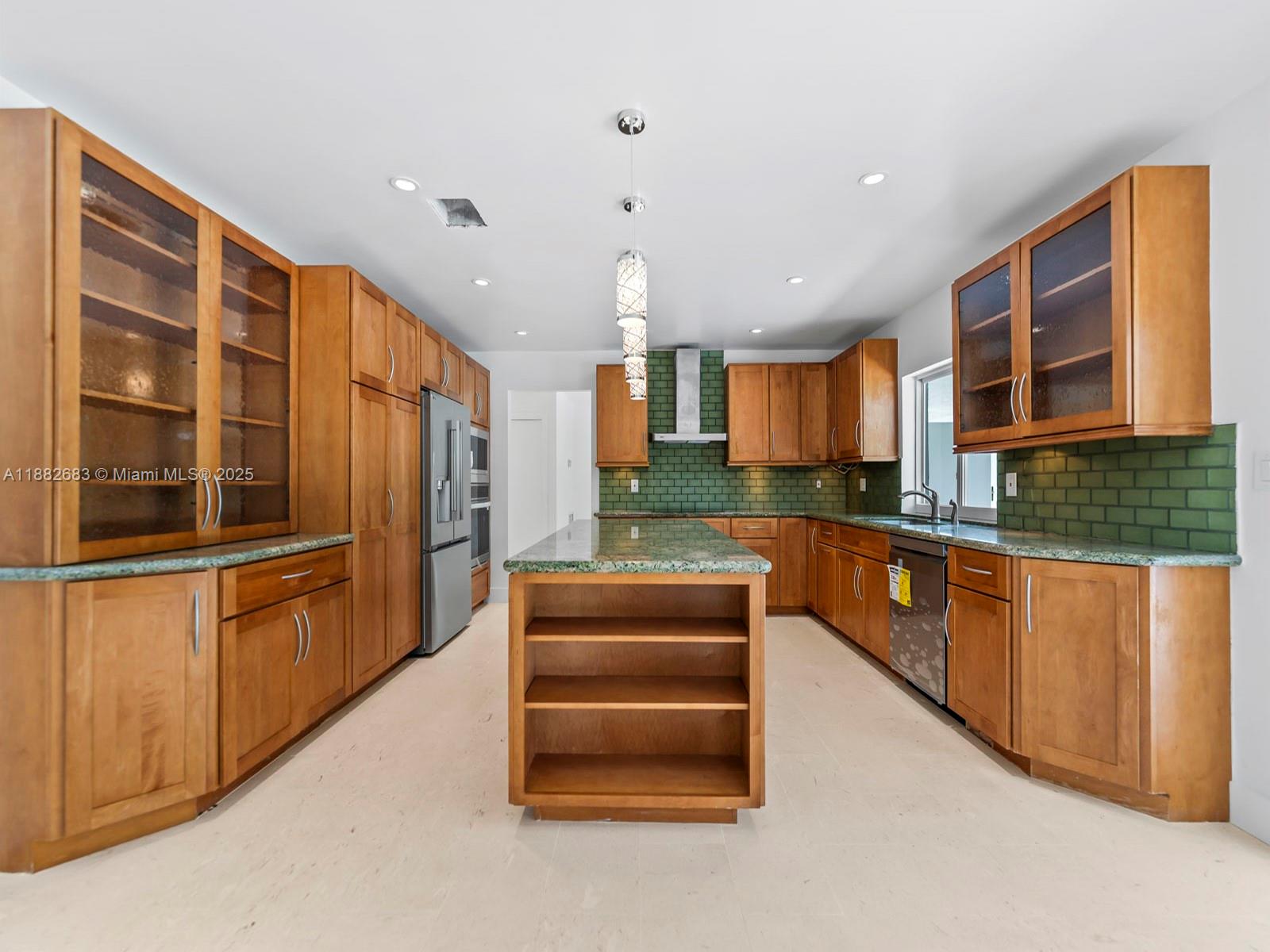 MALBROOK - Residential Lease