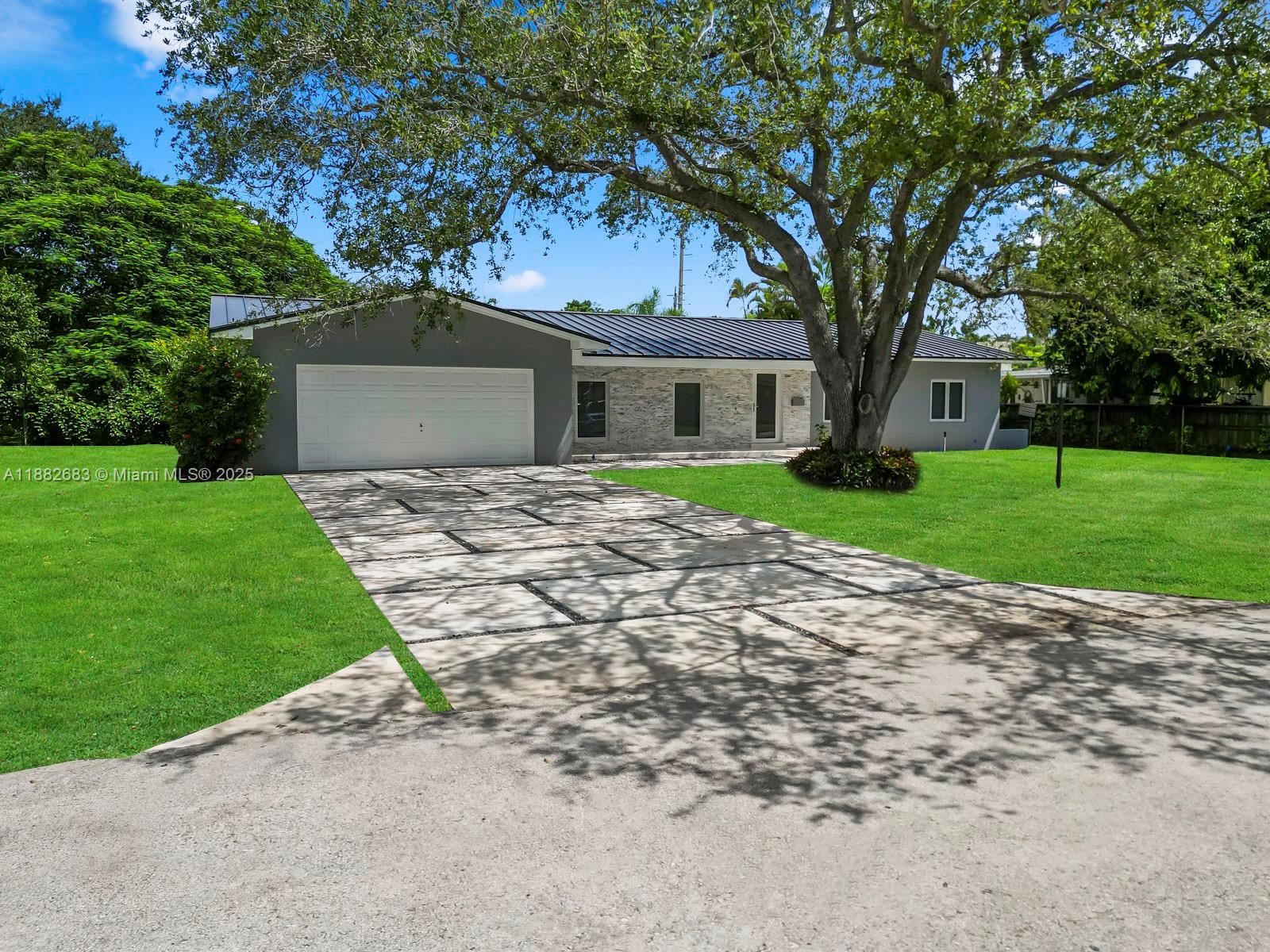 MALBROOK - Residential Lease