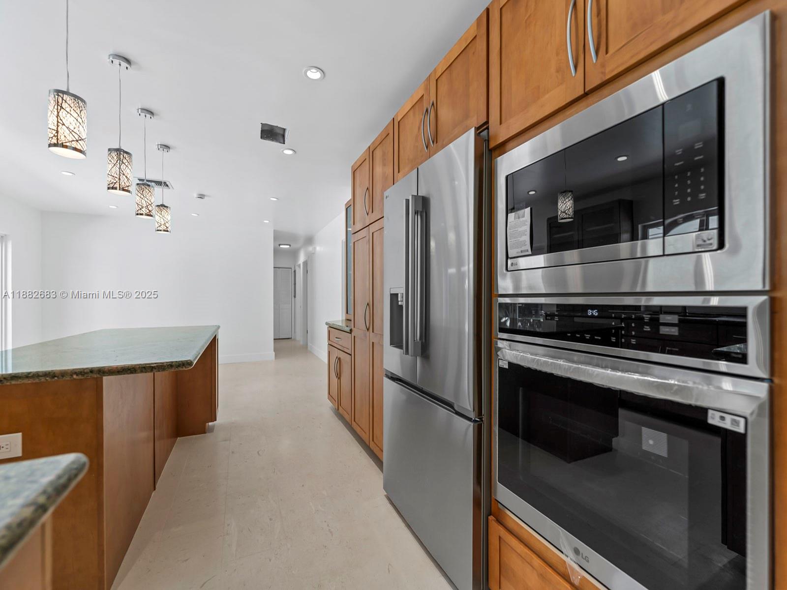 MALBROOK - Residential Lease