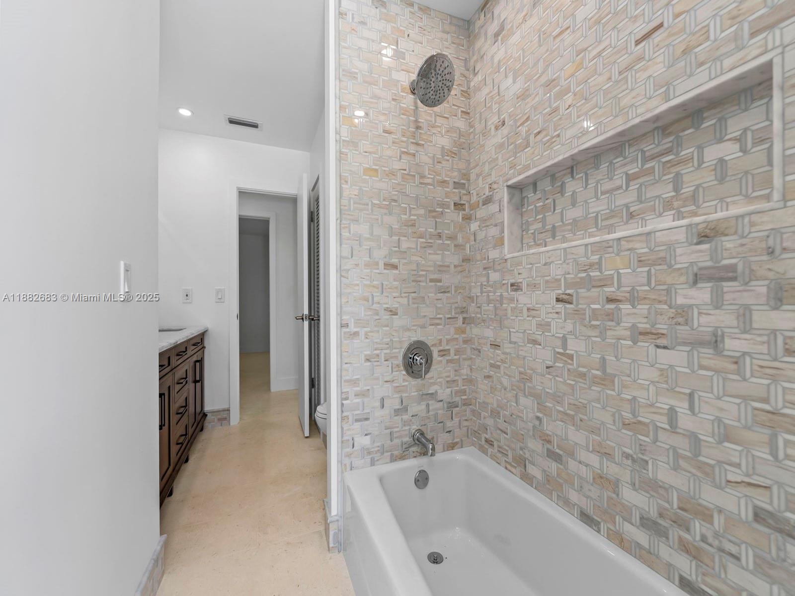 MALBROOK - Residential Lease