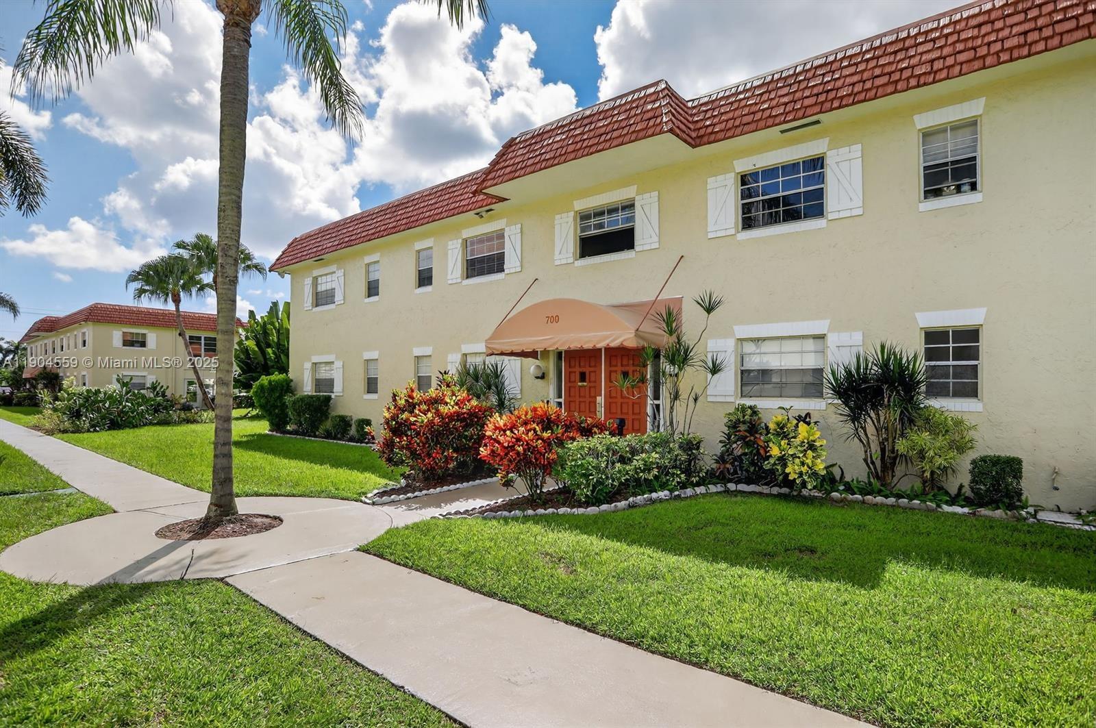 MEADOWS CONDO - Residential