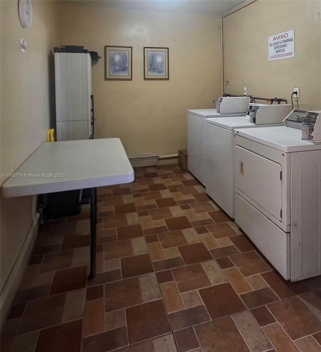 GARDEN VISTA CONDO - Residential Lease