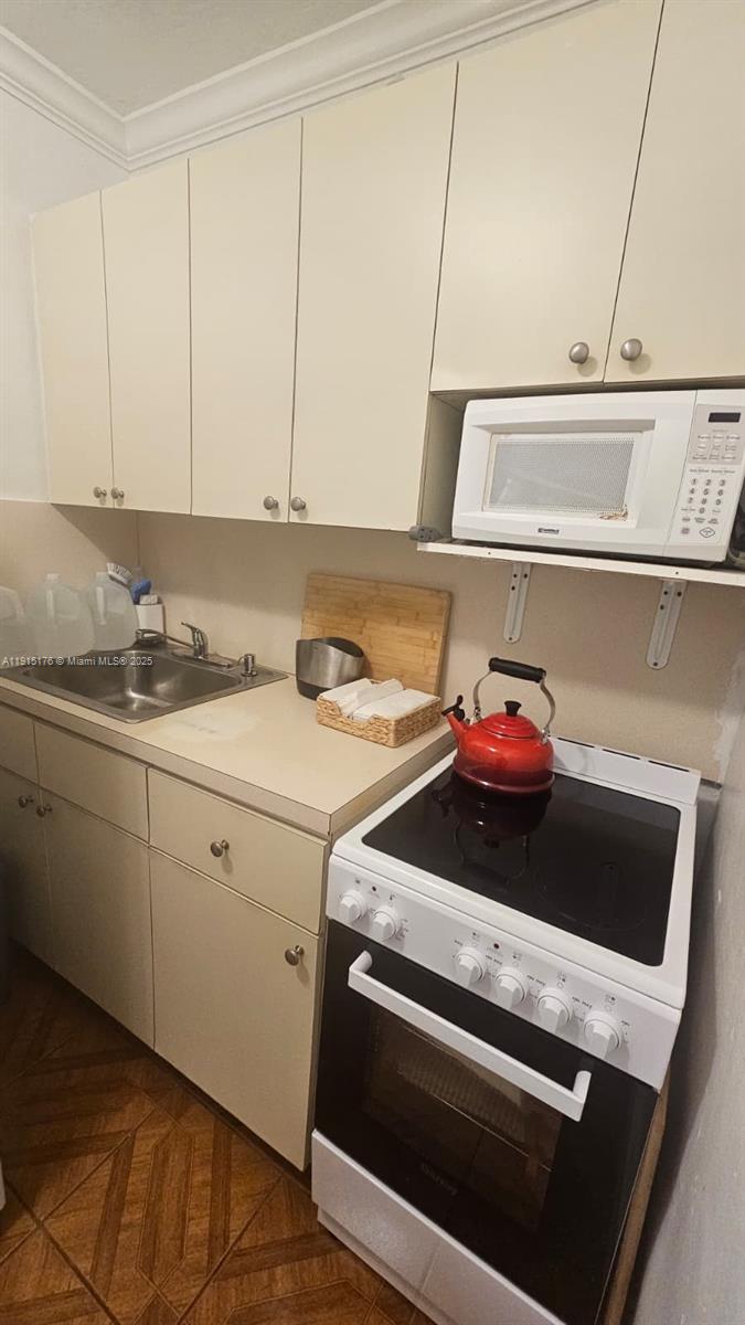 GARDEN VISTA CONDO - Residential Lease