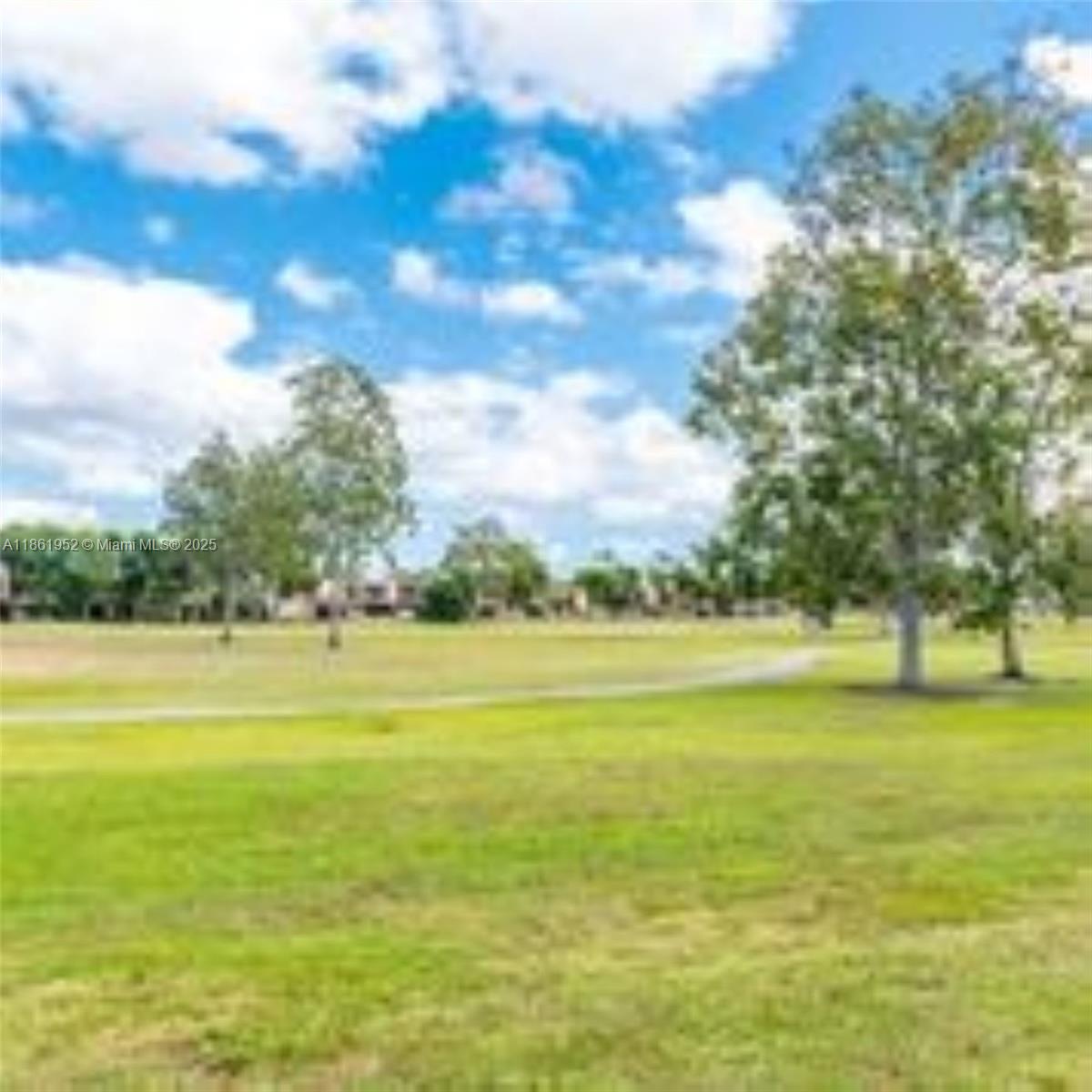 COUNTRY CLUB OF MIAMI EST - Residential