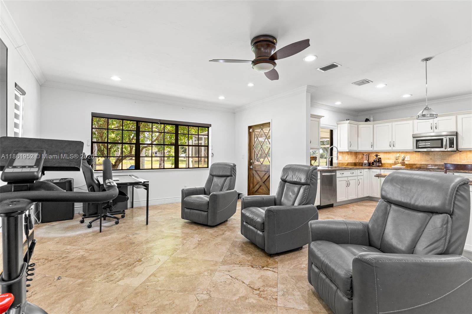 COUNTRY CLUB OF MIAMI EST - Residential