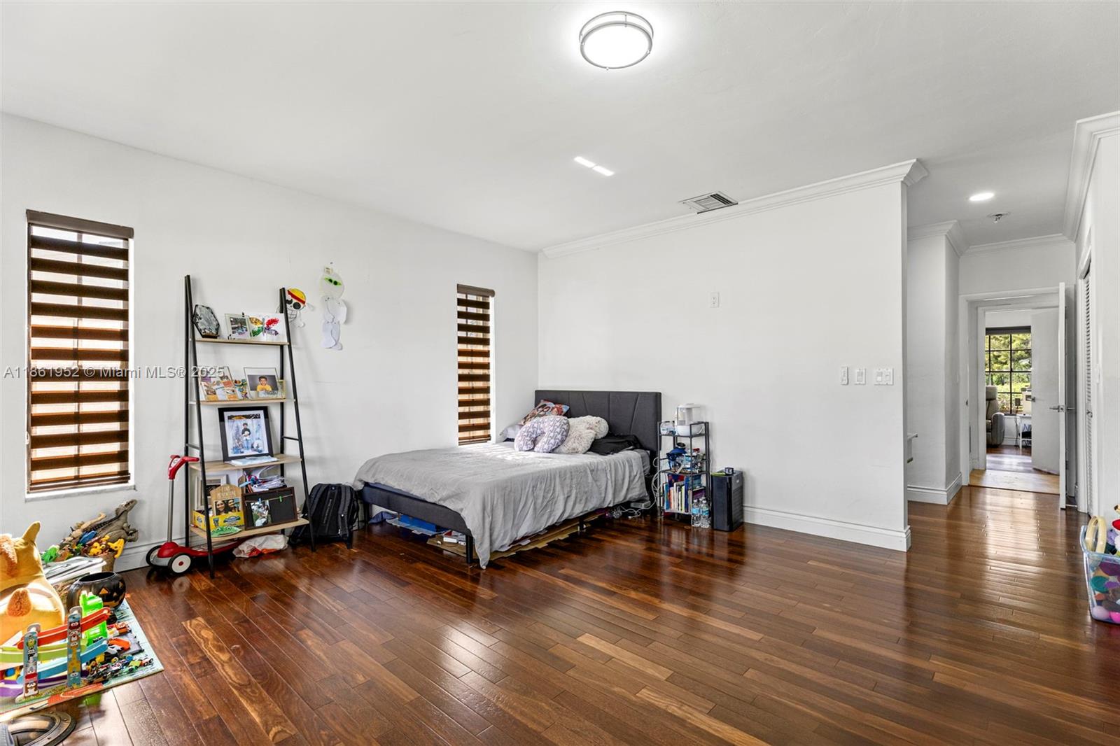 COUNTRY CLUB OF MIAMI EST - Residential