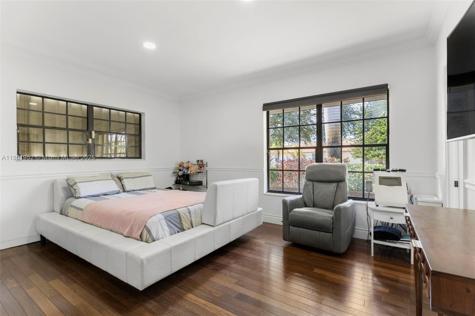 COUNTRY CLUB OF MIAMI EST - Residential