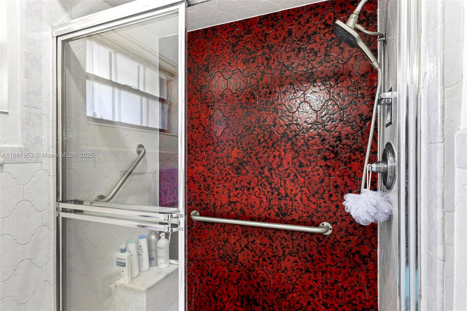 COUNTRY CLUB OF MIAMI EST - Residential