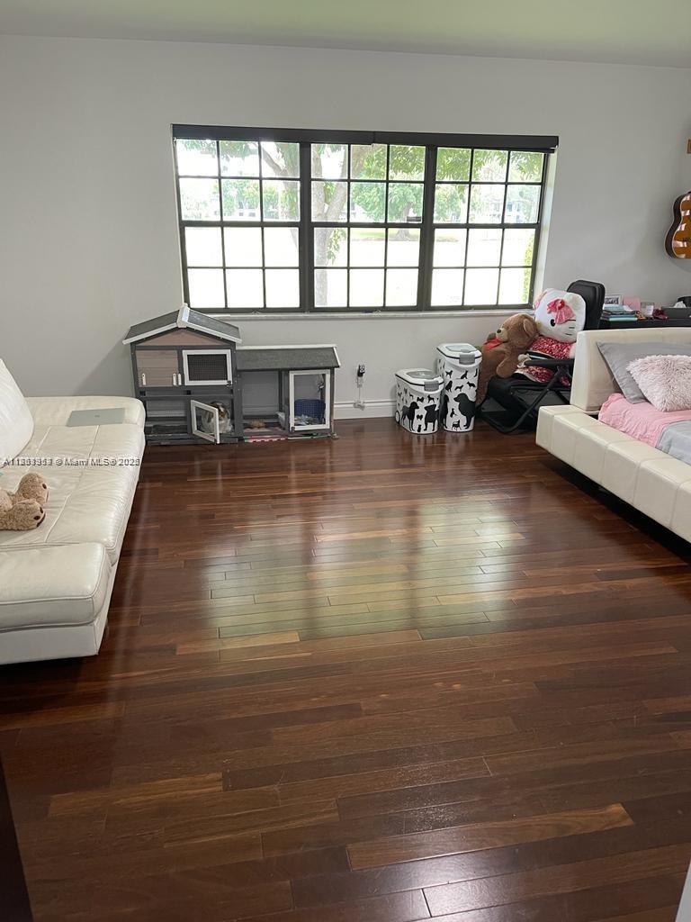 COUNTRY CLUB OF MIAMI EST - Residential