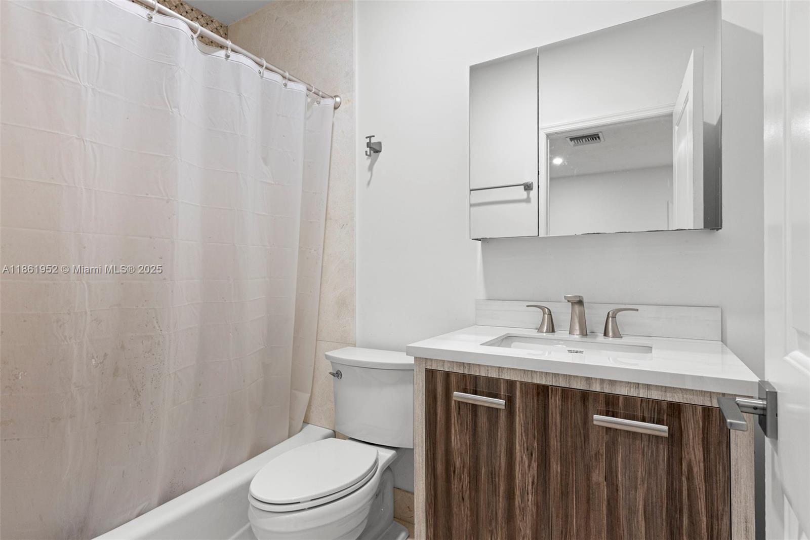 COUNTRY CLUB OF MIAMI EST - Residential