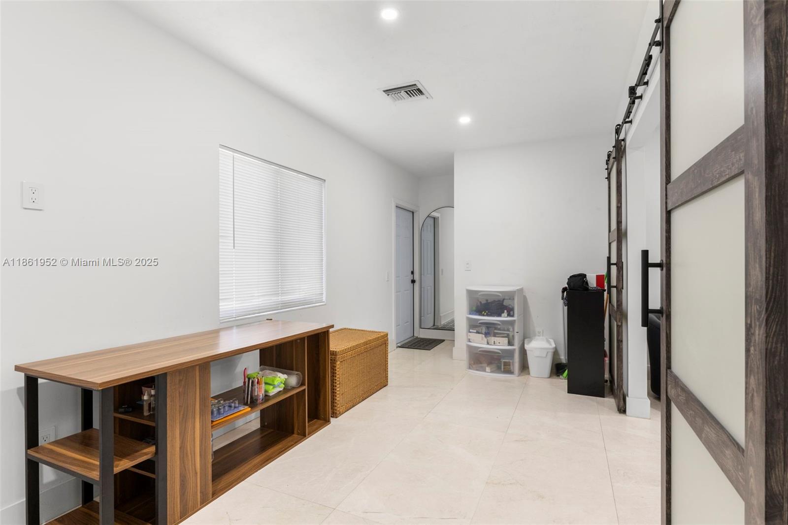 COUNTRY CLUB OF MIAMI EST - Residential