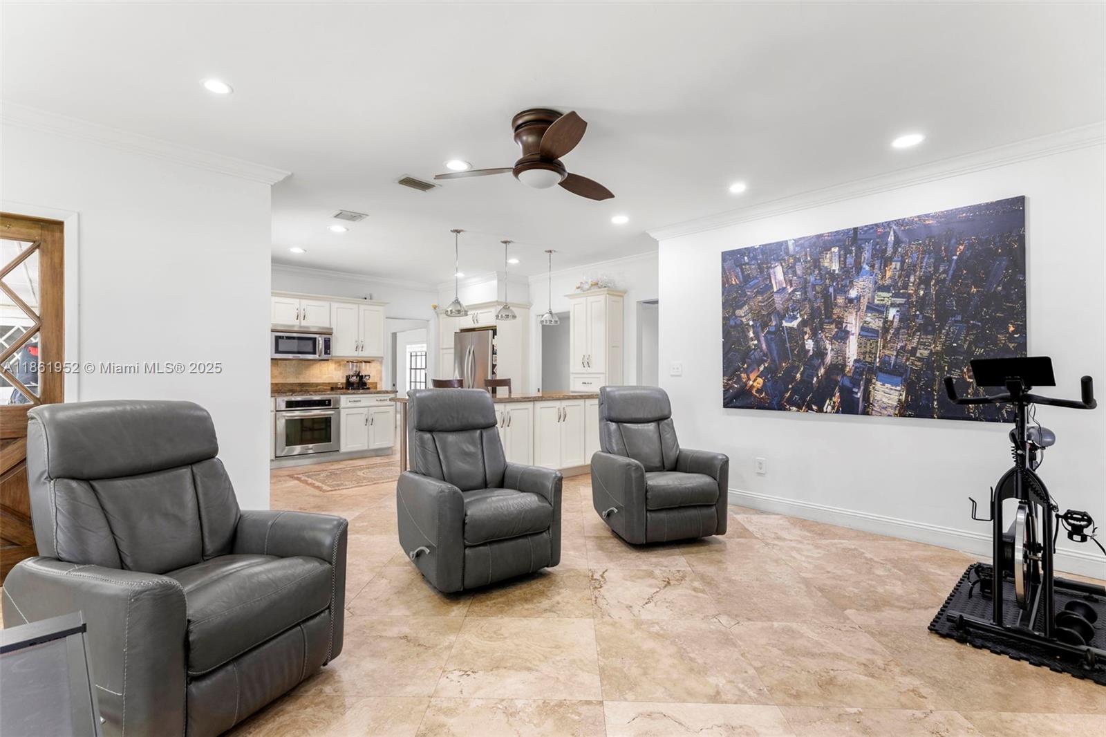 COUNTRY CLUB OF MIAMI EST - Residential