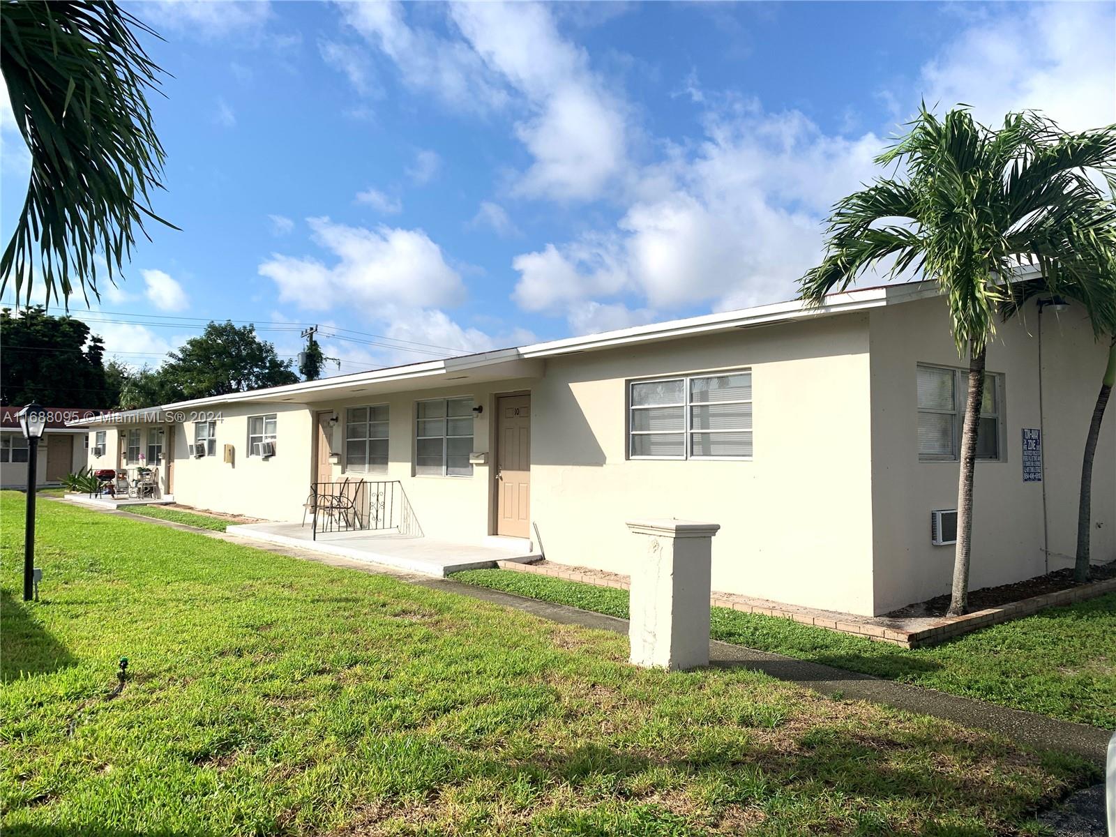 Address Not Disclosed, Hollywood, Broward County, Florida - 1 Bedrooms  
1 Bathrooms - 