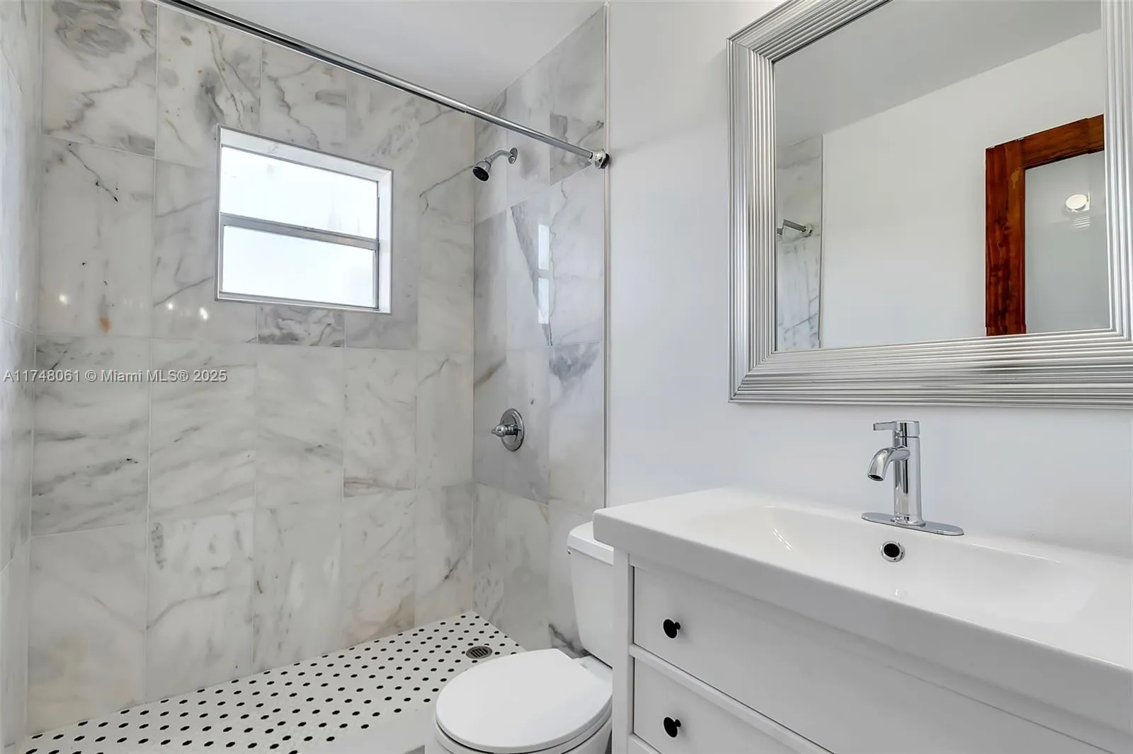 Miami, Florida 33145, United States, 1 Bedroom Bedrooms, ,1 BathroomBathrooms,Residential,Active,2238