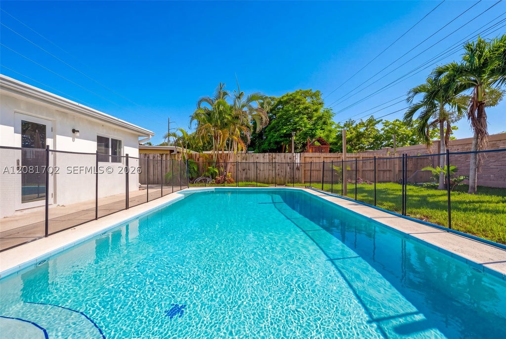 Photo of 3036 N 58th Ave, Hollywood, FL 33021 (MLS # A12081702)
