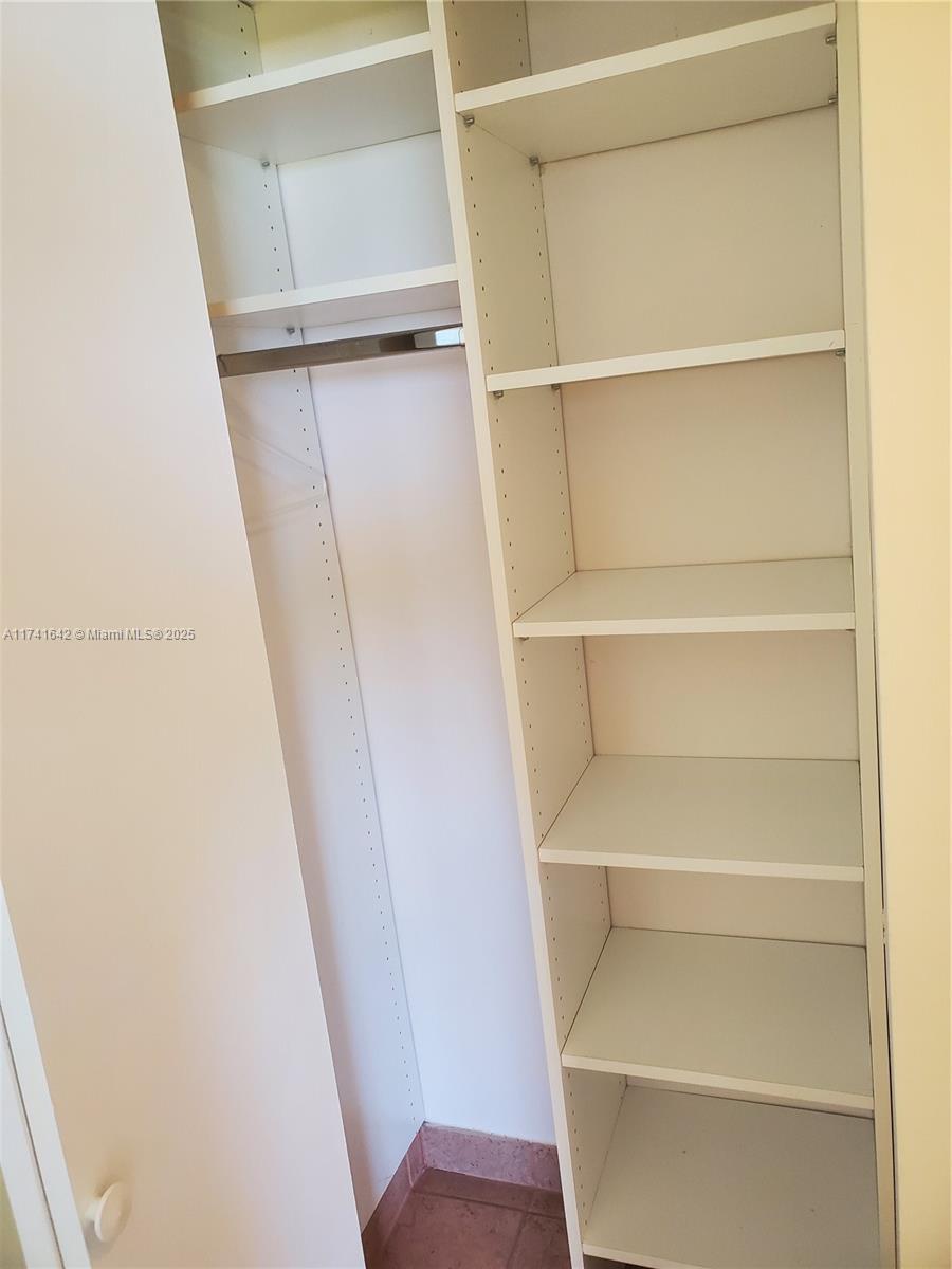 THE PINNACLE CONDO - Residential