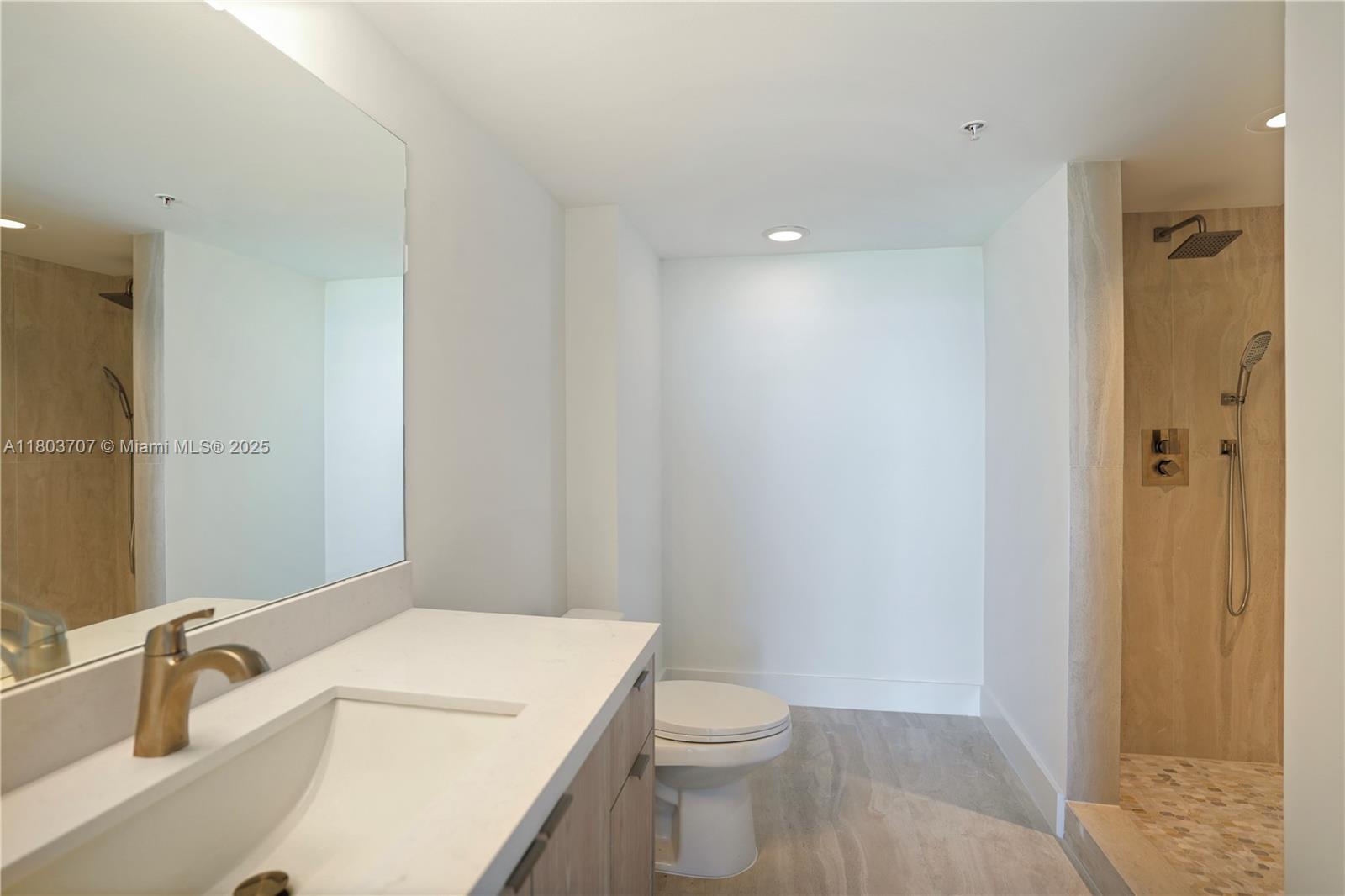 650 West Ave 1404