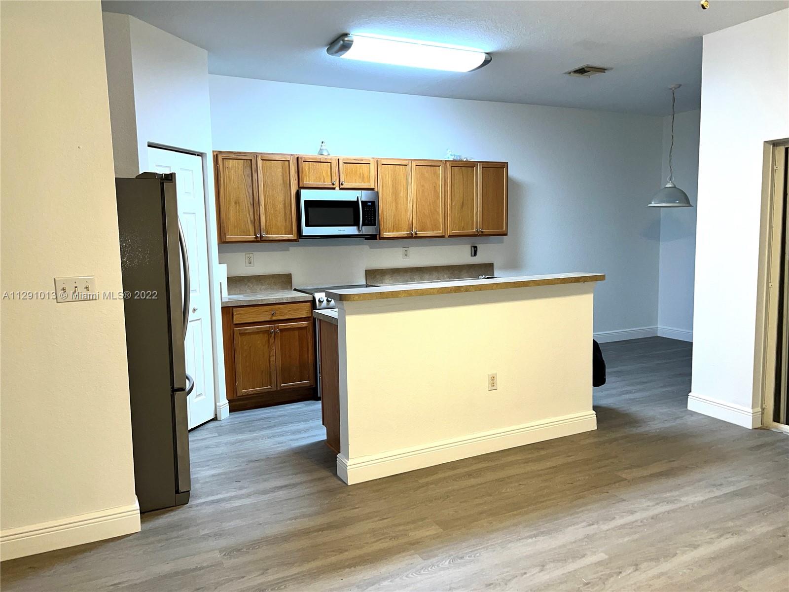 BANYAN BAY CONDO PH 11 - Residential