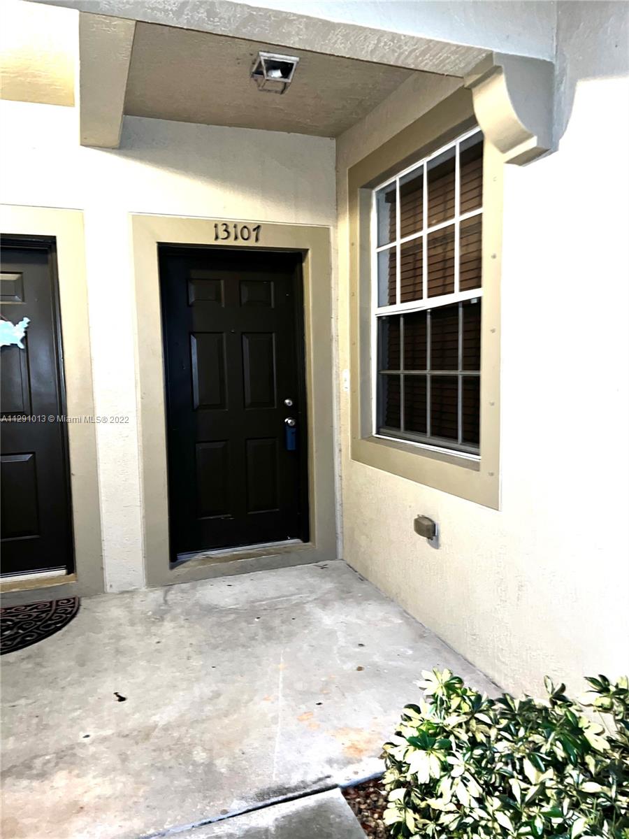 BANYAN BAY CONDO PH 11 - Residential