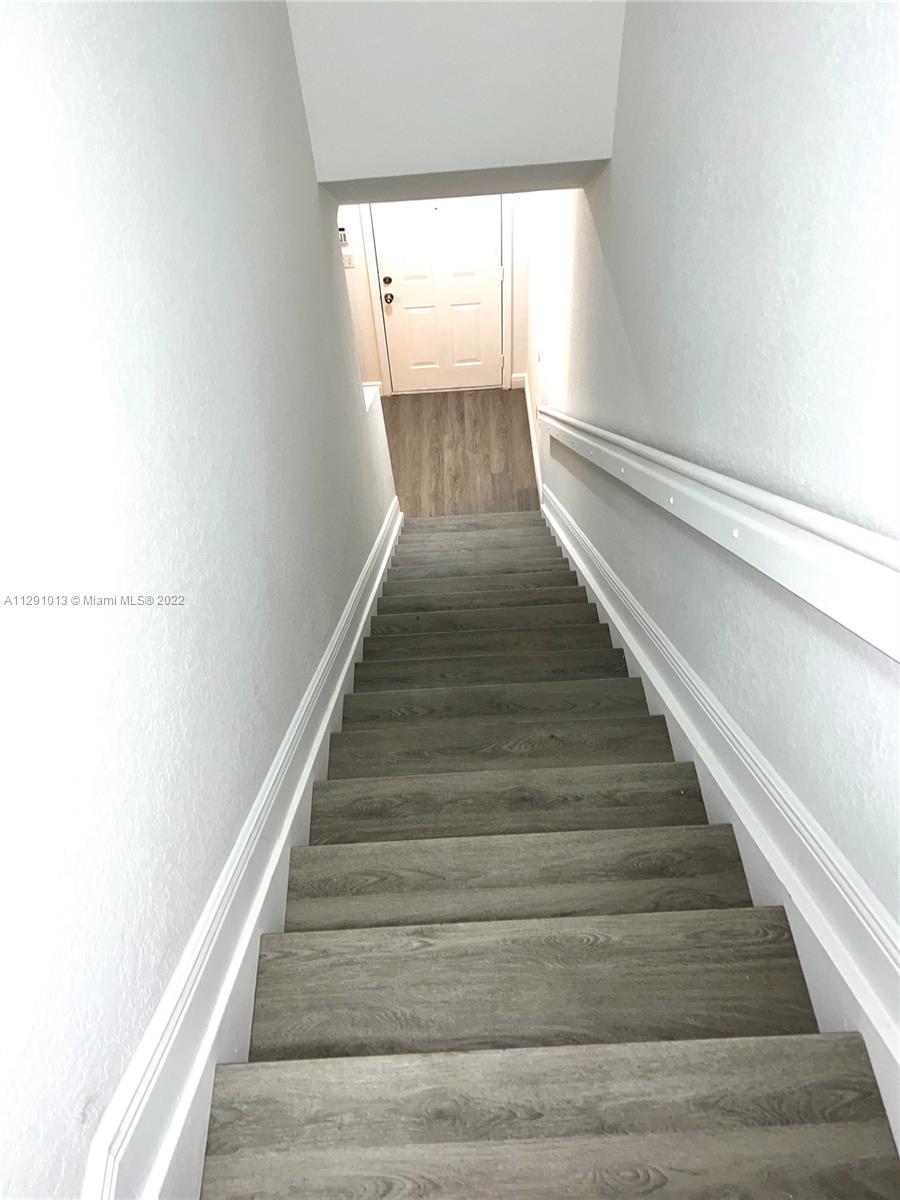 BANYAN BAY CONDO PH 11 - Residential