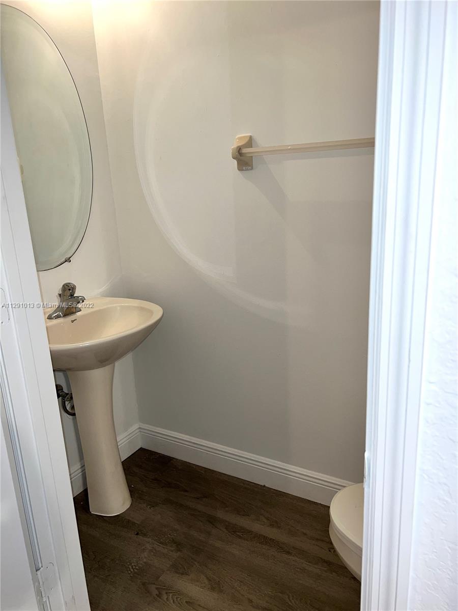 BANYAN BAY CONDO PH 11 - Residential