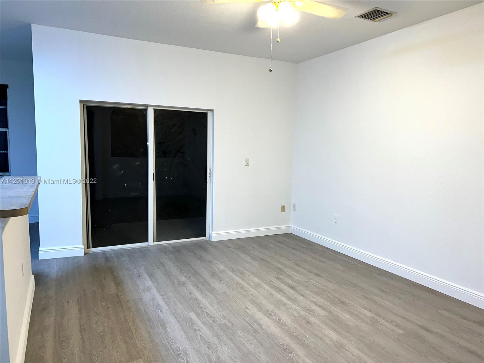 BANYAN BAY CONDO PH 11 - Residential