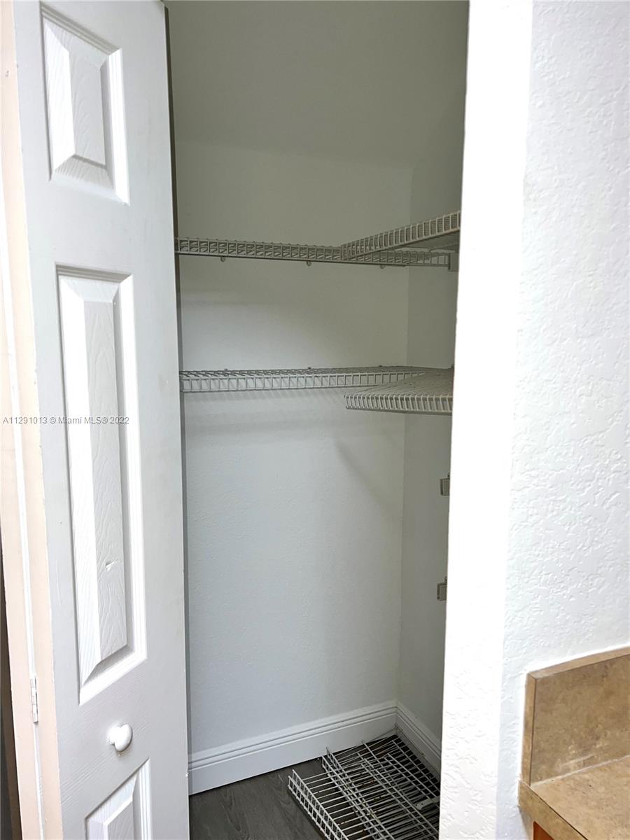 BANYAN BAY CONDO PH 11 - Residential