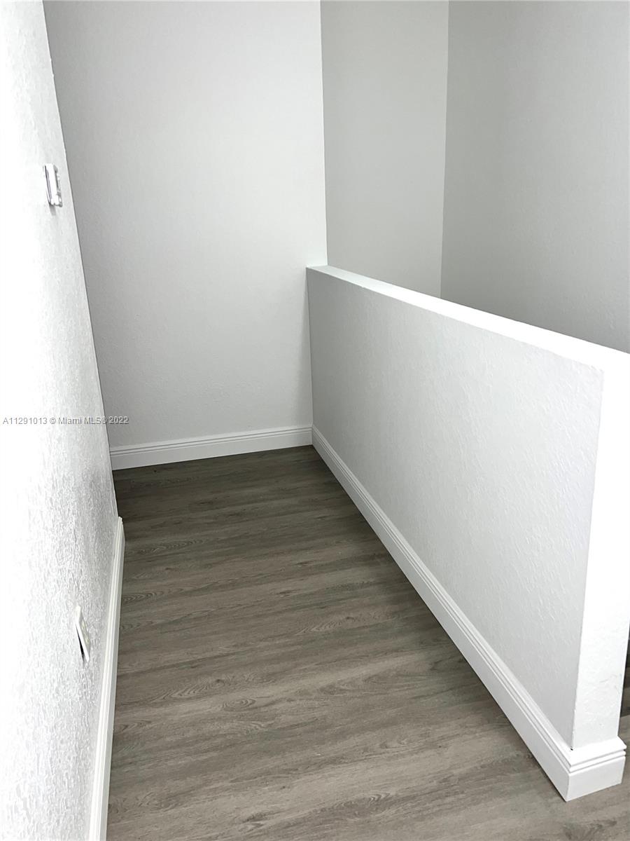 BANYAN BAY CONDO PH 11 - Residential