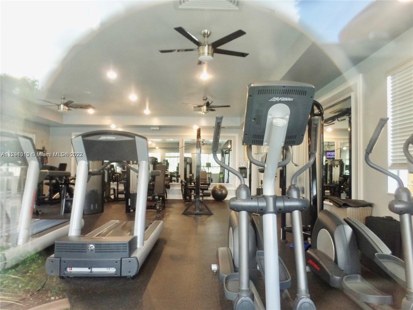 BANYAN BAY CONDO PH 11 - Residential