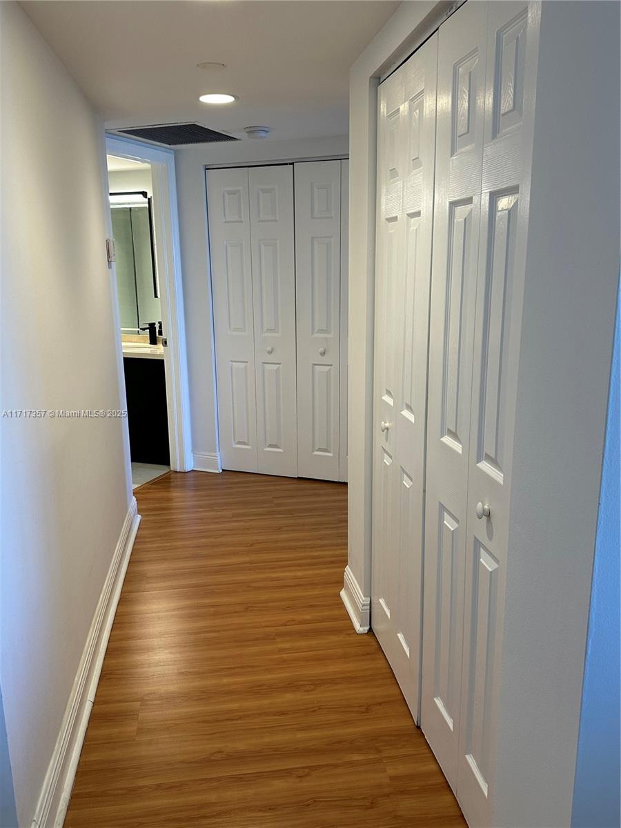 MYSTIC POINTE TOWER 400 C - Residential