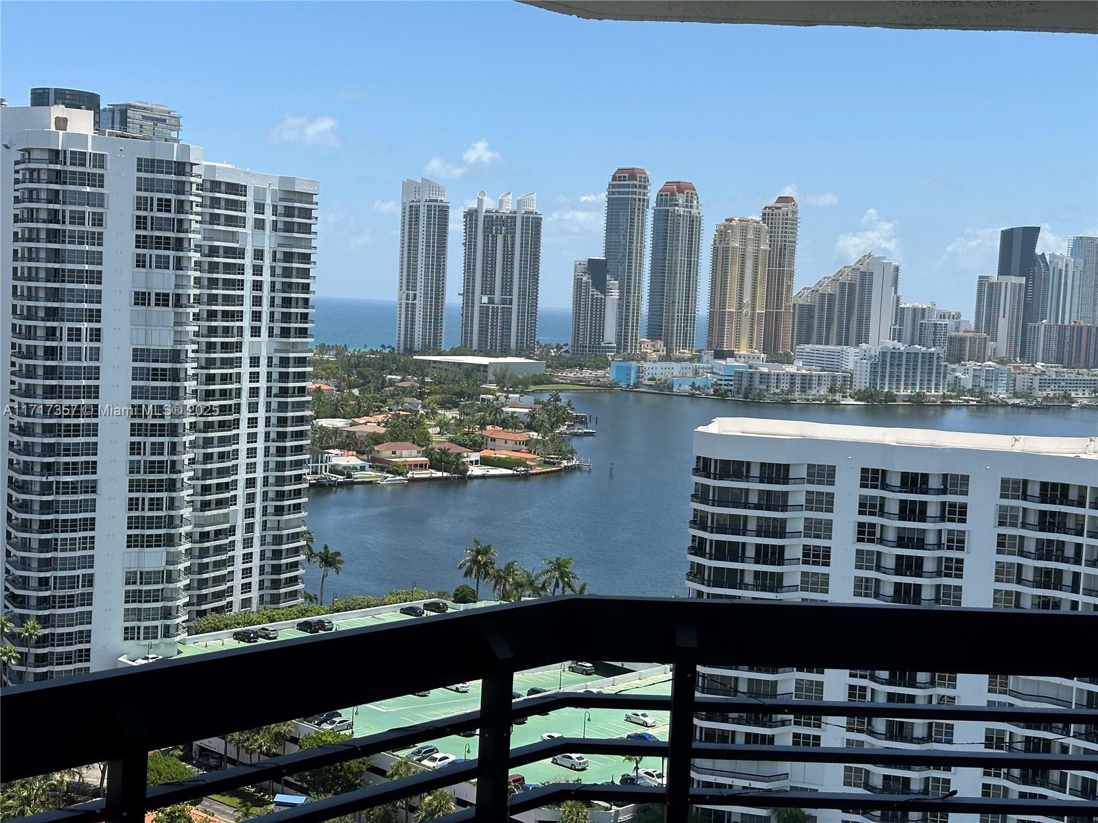 MYSTIC POINTE TOWER 400 C - Residential