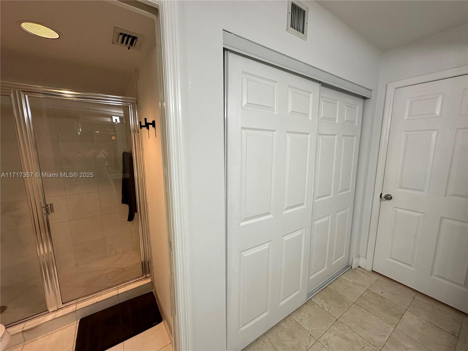 MYSTIC POINTE TOWER 400 C - Residential