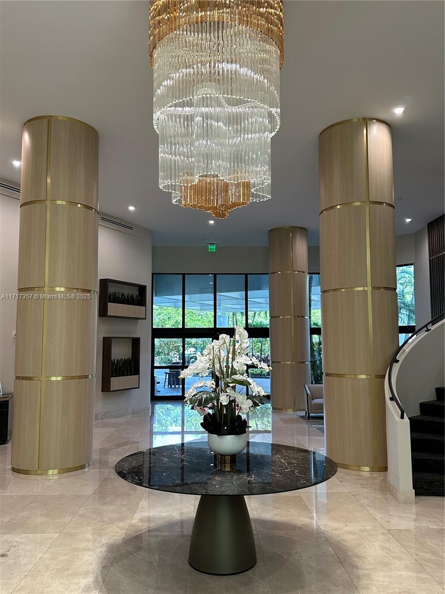 MYSTIC POINTE TOWER 400 C - Residential