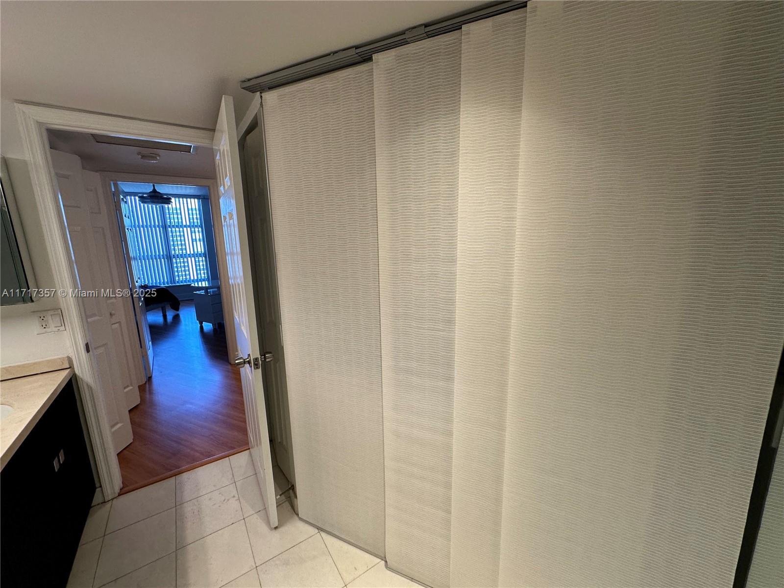 MYSTIC POINTE TOWER 400 C - Residential