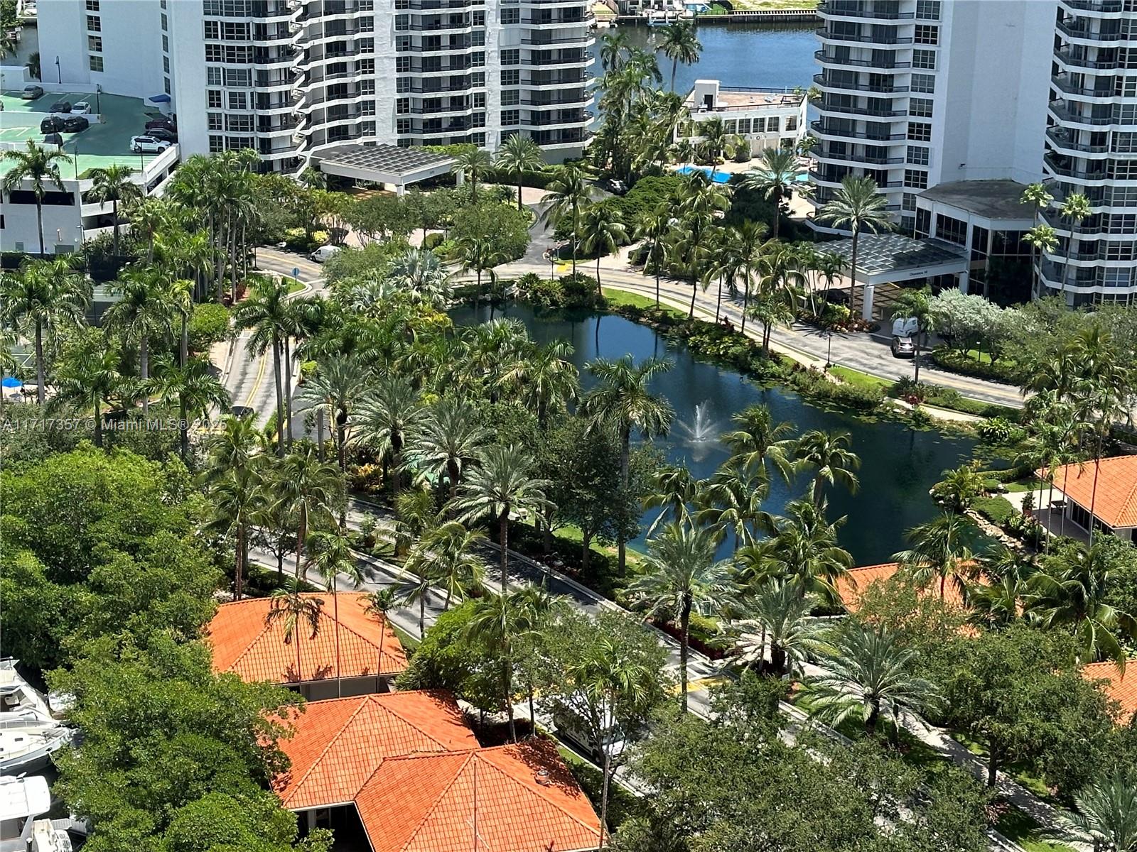 MYSTIC POINTE TOWER 400 C - Residential
