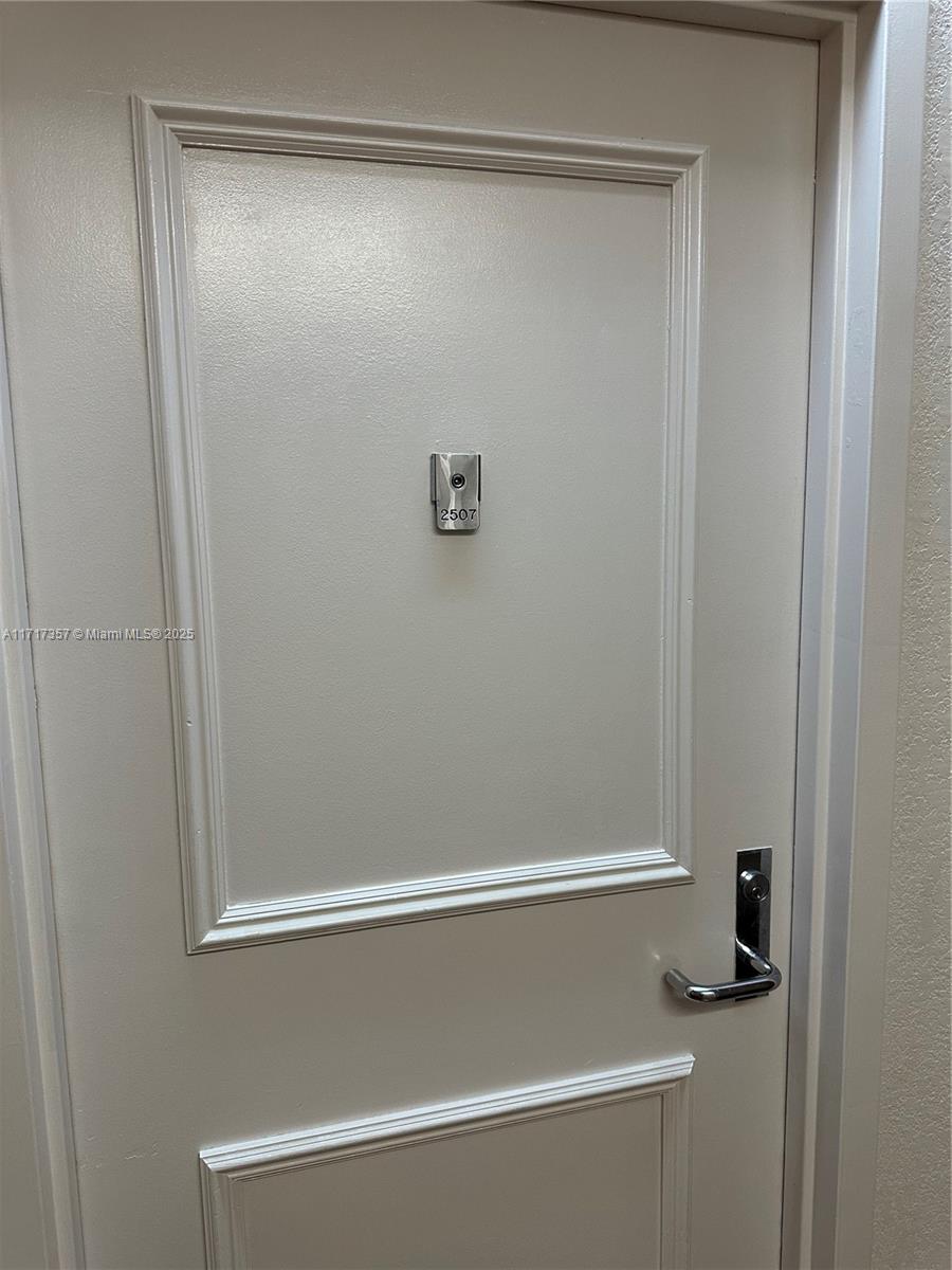 MYSTIC POINTE TOWER 400 C - Residential