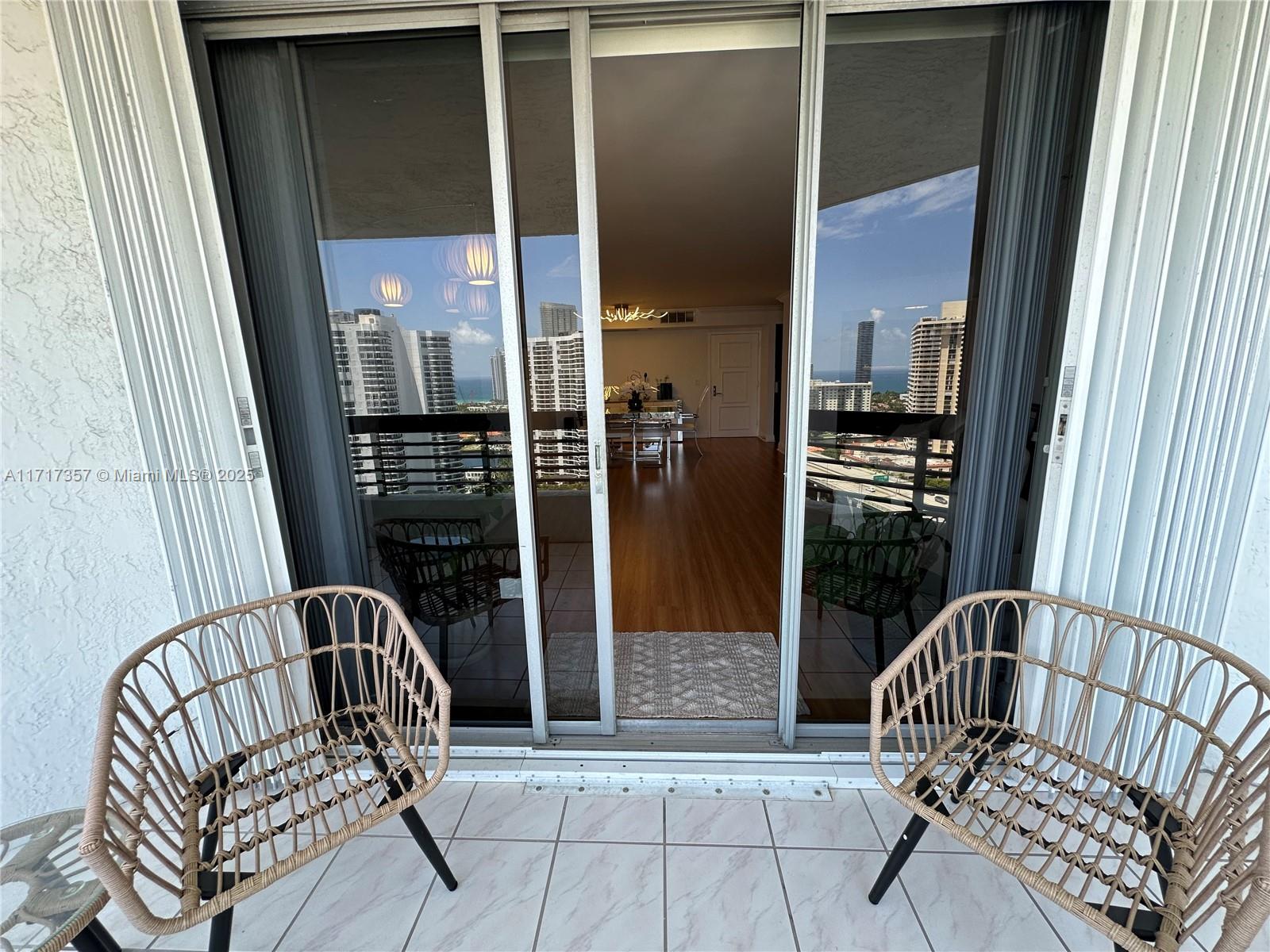 MYSTIC POINTE TOWER 400 C - Residential