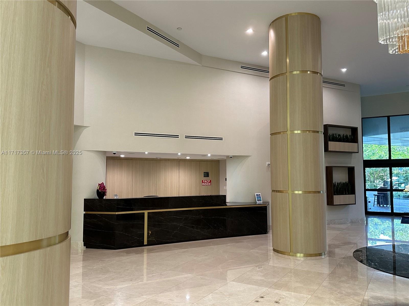 MYSTIC POINTE TOWER 400 C - Residential