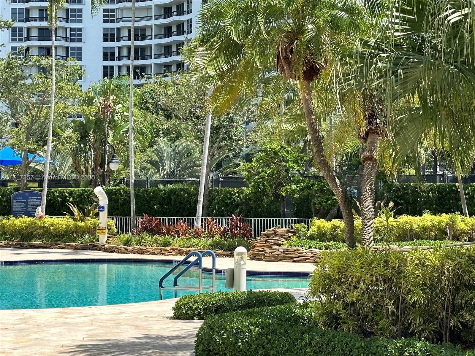 MYSTIC POINTE TOWER 400 C - Residential