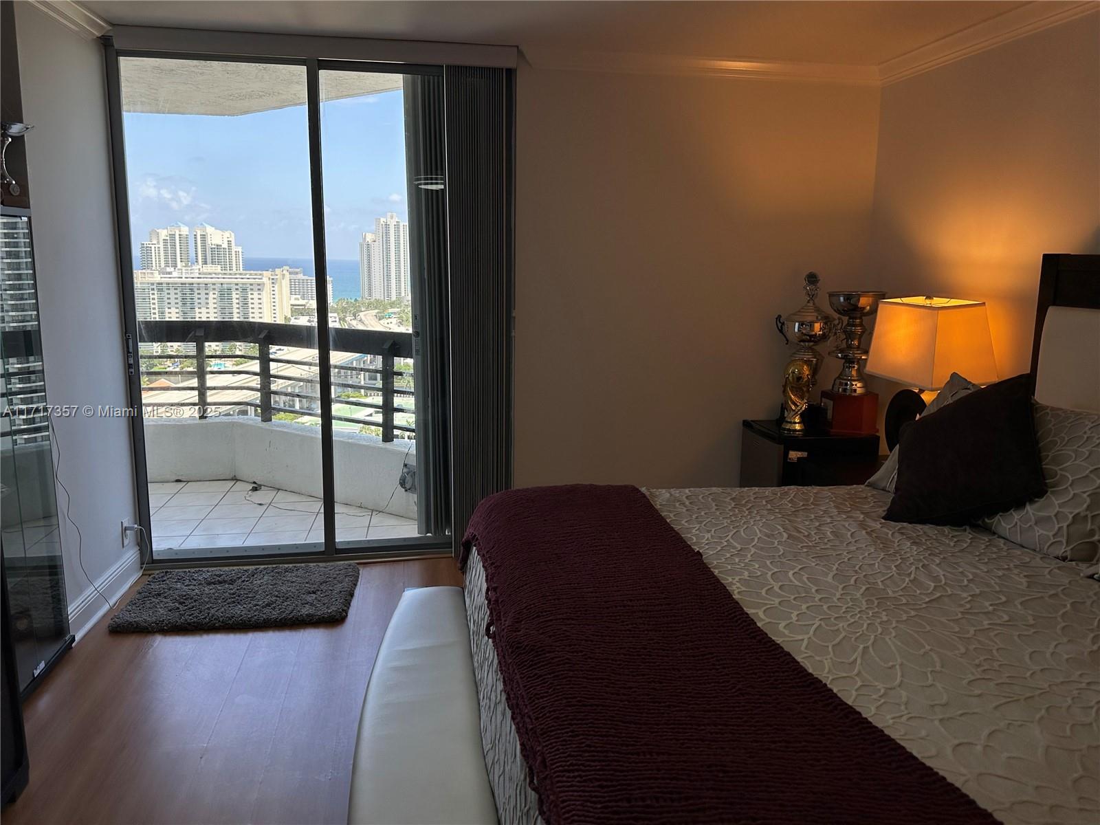 MYSTIC POINTE TOWER 400 C - Residential