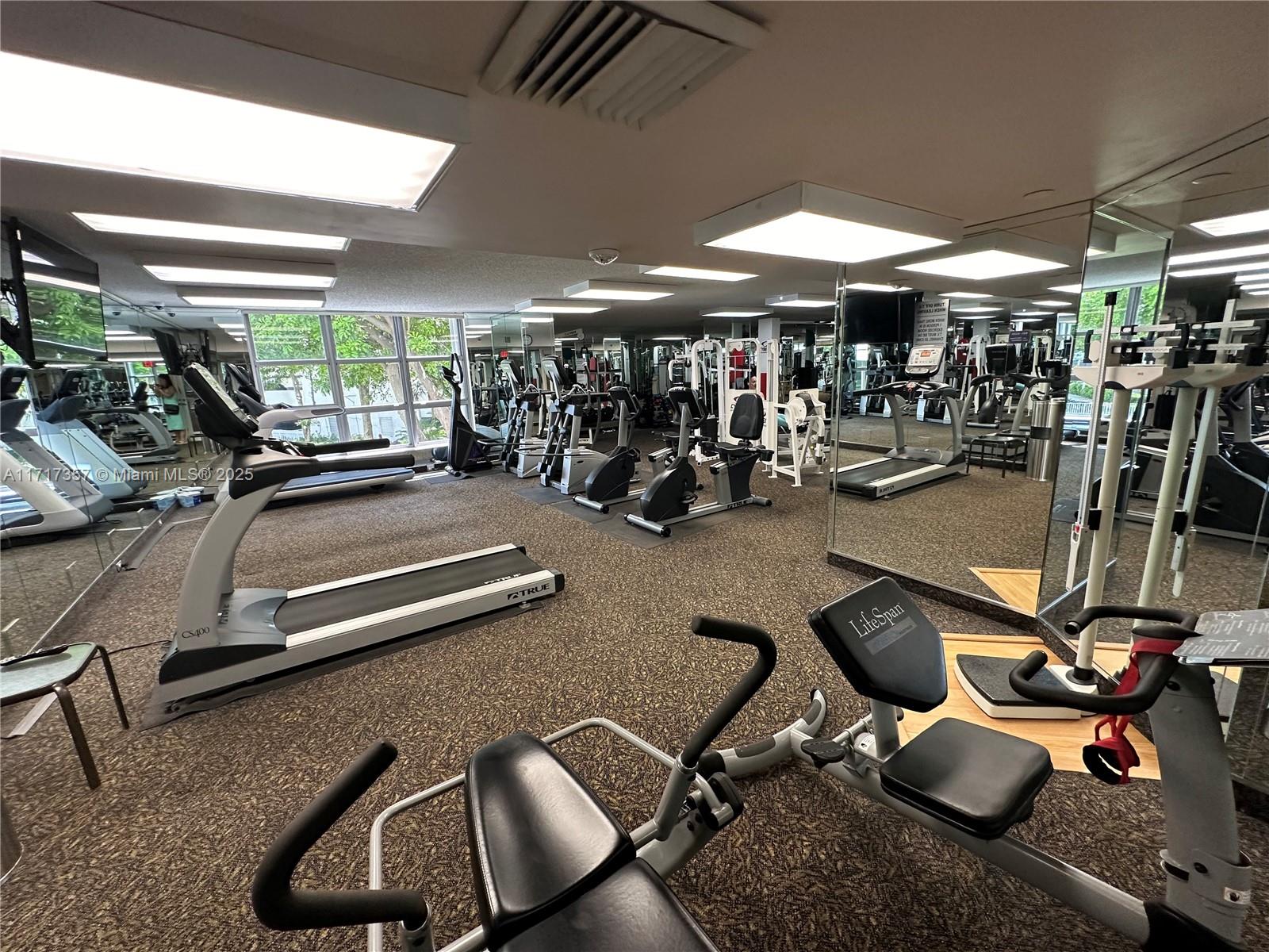 MYSTIC POINTE TOWER 400 C - Residential