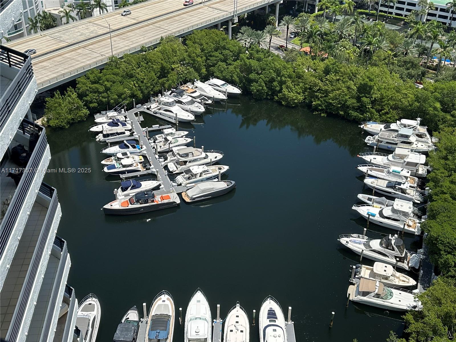 MYSTIC POINTE TOWER 400 C - Residential