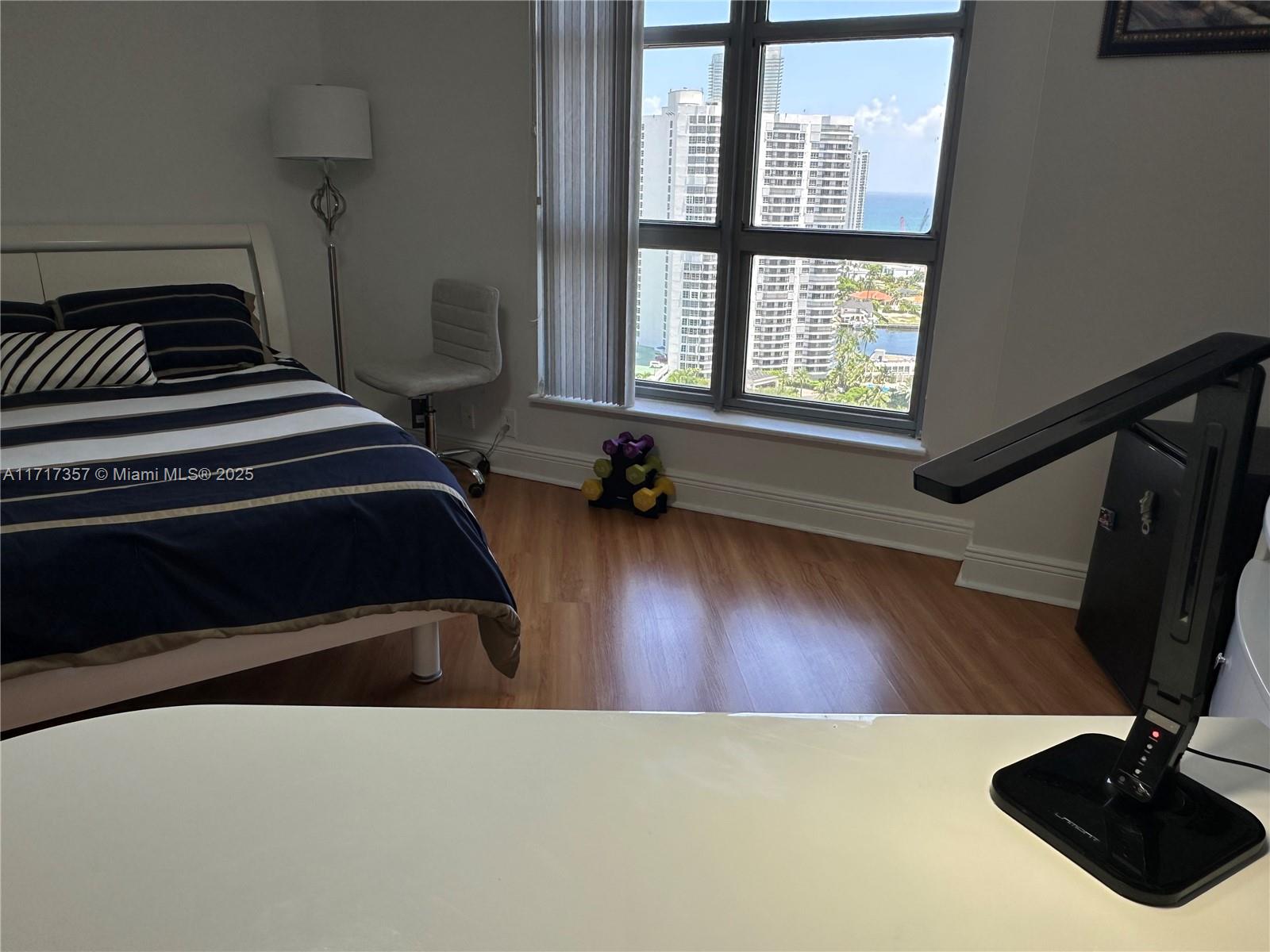MYSTIC POINTE TOWER 400 C - Residential