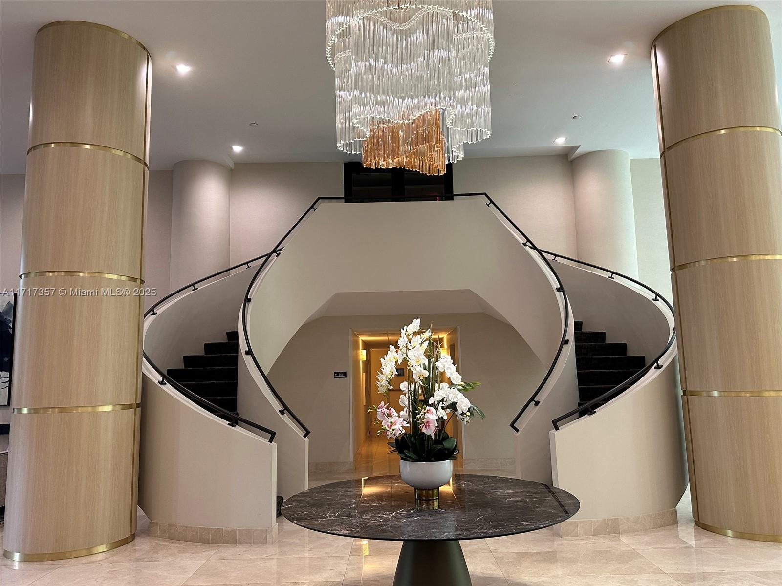 MYSTIC POINTE TOWER 400 C - Residential