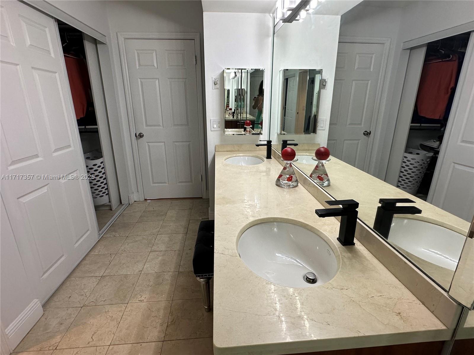 MYSTIC POINTE TOWER 400 C - Residential