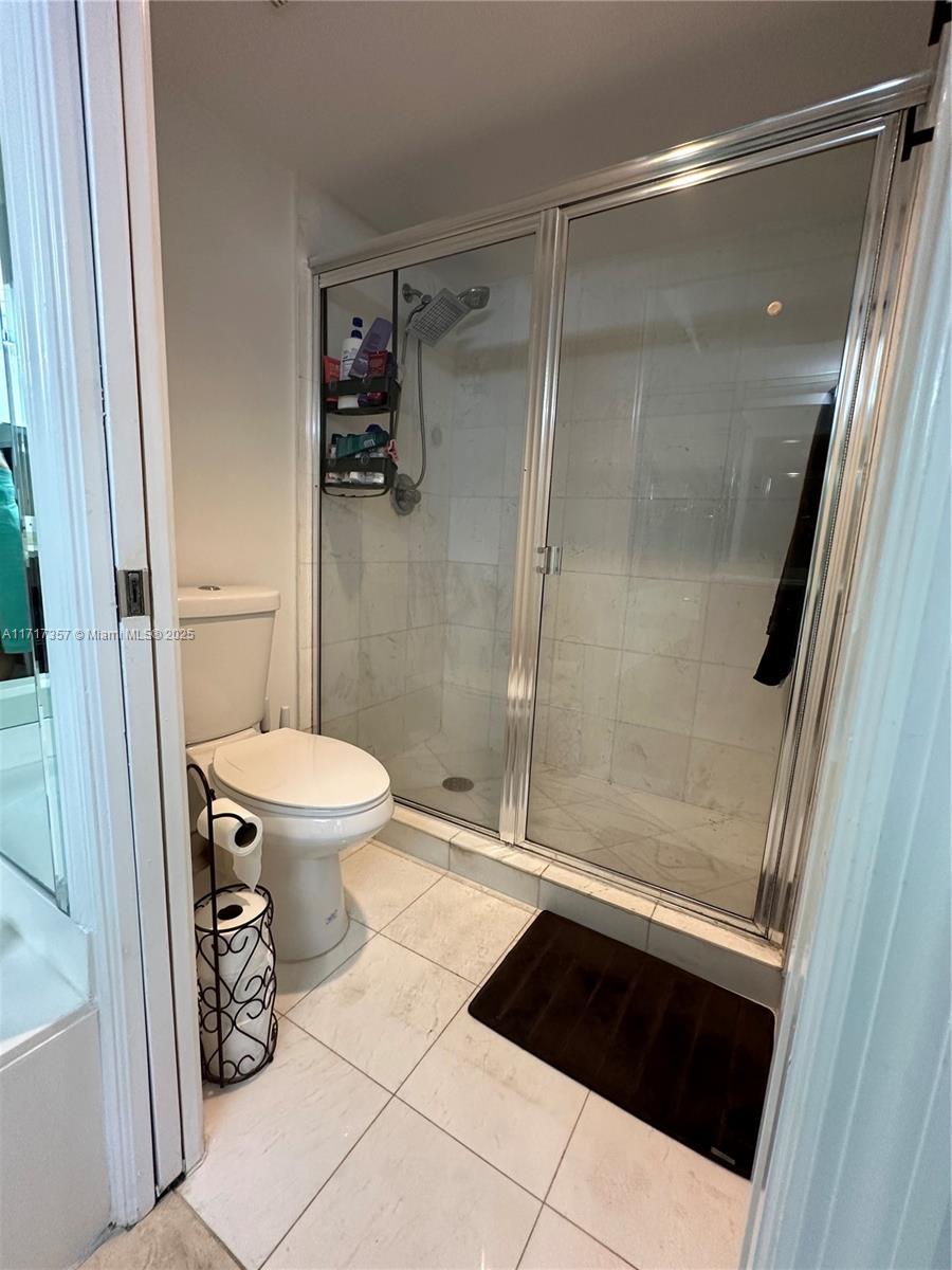 MYSTIC POINTE TOWER 400 C - Residential