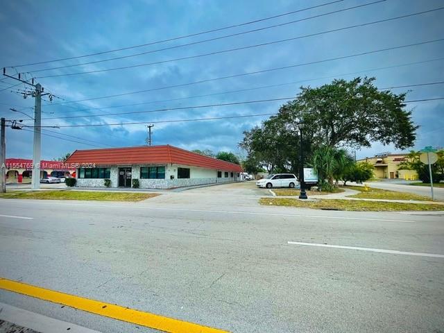 Free standing professional/medical/retail building for Sale. The building is 4,800 SF with 19 parking spaces in a half-acre corner lot fronting Sunset Strip. Property includes lobby, many office suites, conference area, one large multi-purpose room, examinations room, 6 bathrooms, IT room, storage, large kitchenette, nice patio/outside area. Great location with good visibility. Zoning is B-3.