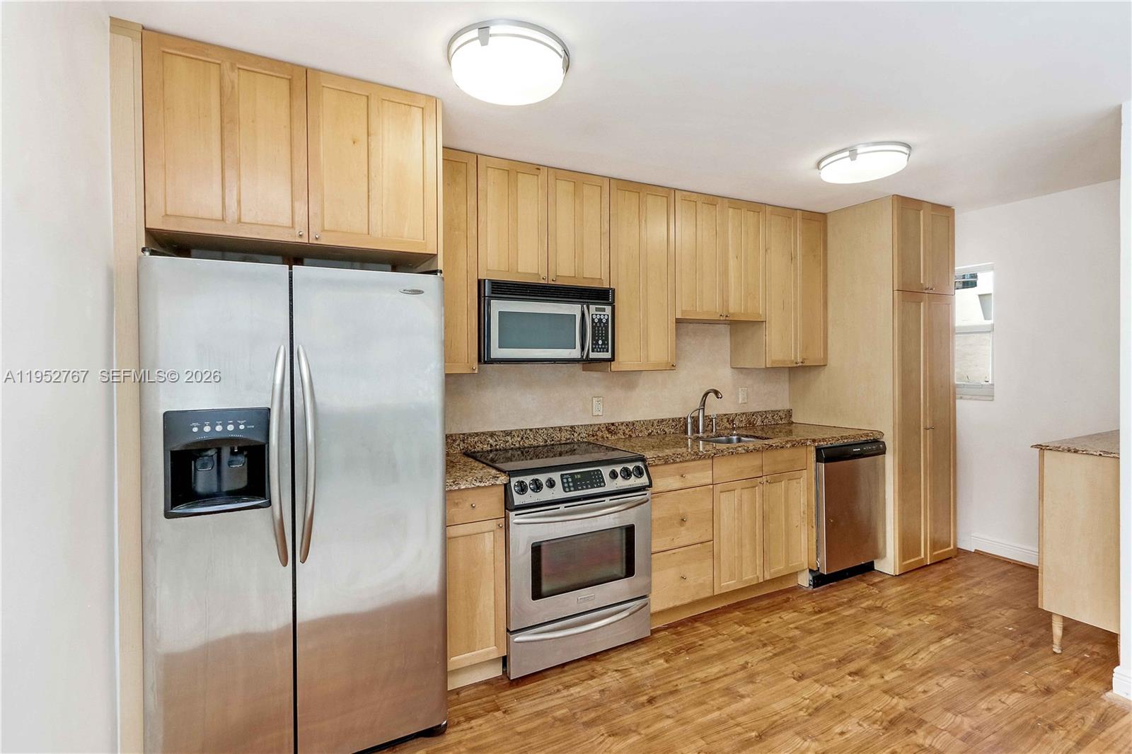 GOLDEN HOUSE CONDO - Residential