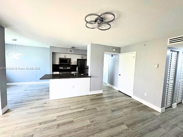 ROYAL GRAND CONDO - Residential Lease